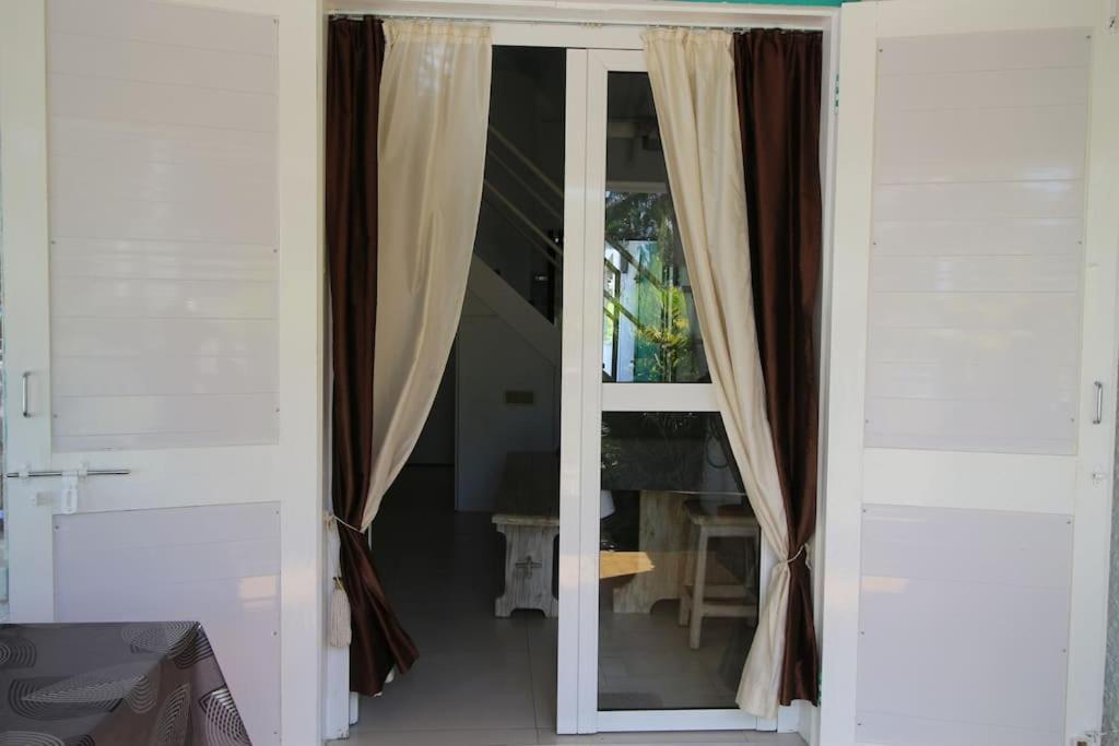 Residence Les Cygnes, Pereybere. Pereybere Beach Exterior photo