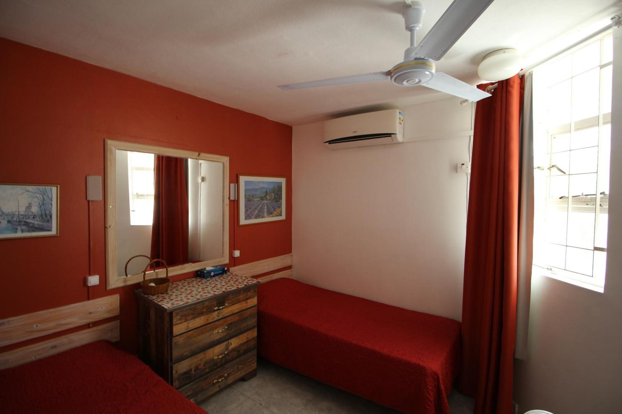 Residence Les Cygnes, Pereybere. Pereybere Beach Exterior photo